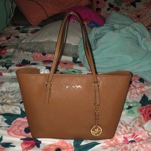Michael Kors Jet Set Small Tote
